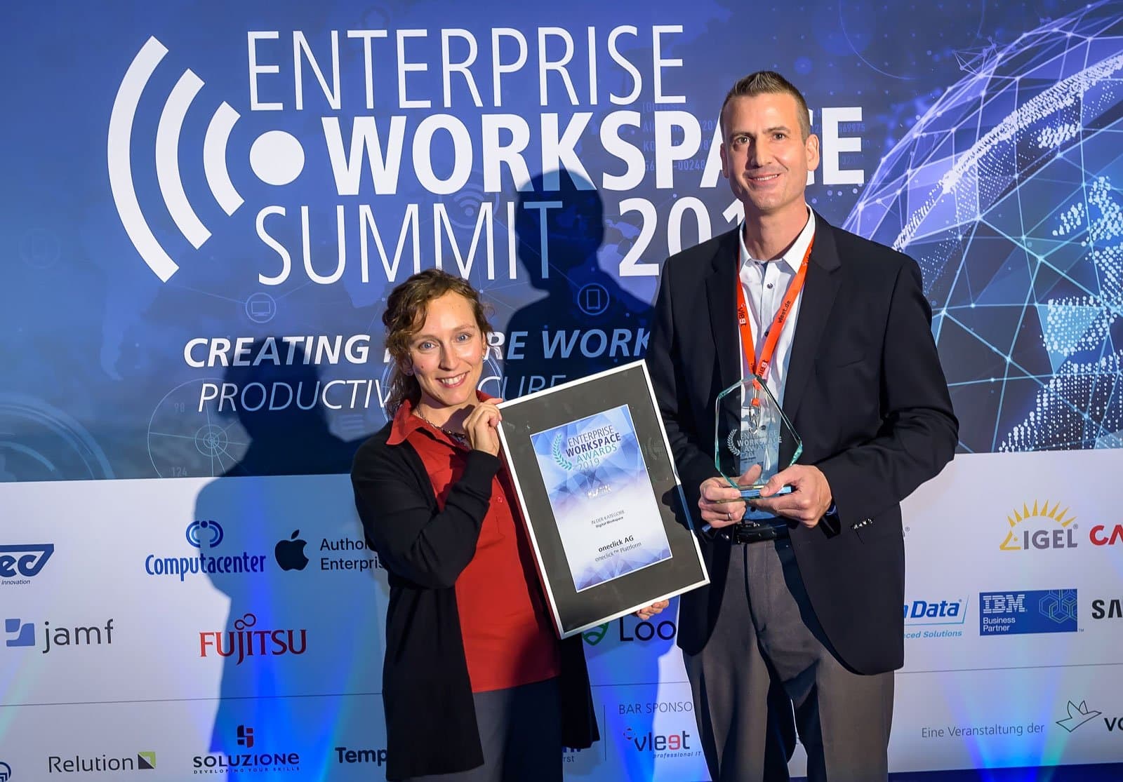 oneclick gewinnt den ersten Platz bei den EWA 2019 oneclick gewinnt Platin bei den Enterprise Workspace Awards 2019